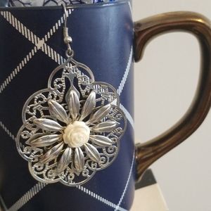 💎3/$12 Filigree rose lightweight earrings romantic